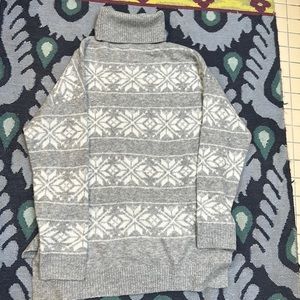 WOMENS large gray and white long oversized turtle neck wool sweater.